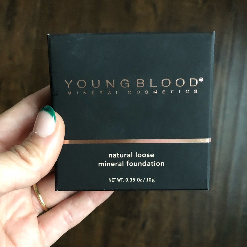 YOUNGBLOOD Cosmetics: Loose Mineral Foundation